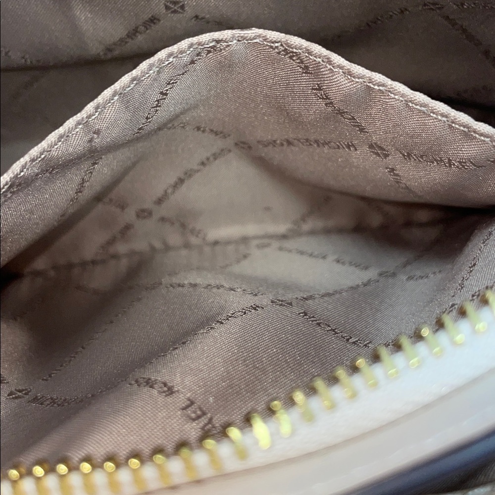 Michael Kors ‘Trisha’ Medium Triple Compartment Crossbody - Picture 10 of 13